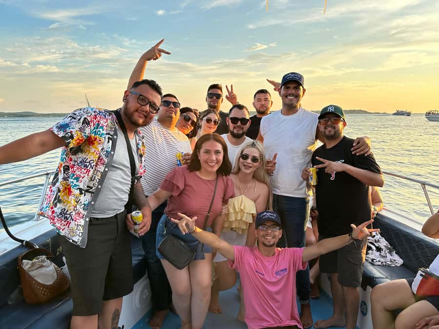 2-hour tour in Cartagena Sunset View in party boat - Quick take: what makes this cruise worth considering