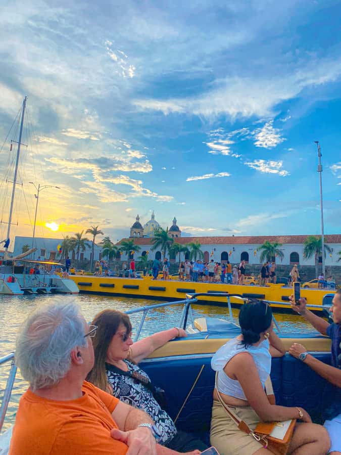 2-hour tour in Cartagena Sunset View in party boat - Is $22 a good price?