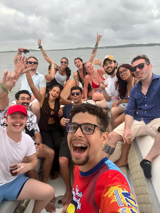 2-hour tour in Cartagena Sunset View in party boat - Manga, Bocagrande, and Castillogrande from the bay
