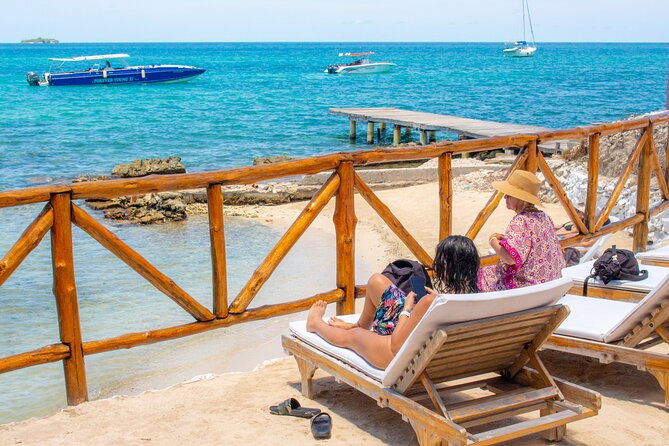 5-Island Speedboat Tour in Cartagena and the Rosario Islands - A short private-island pause
