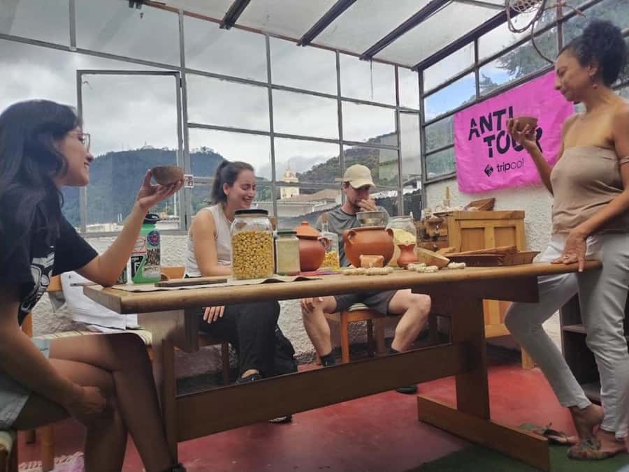 Anti tour Medellin - La Alpujarra and the viche tasting