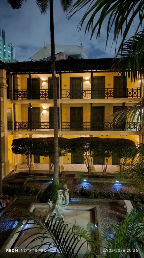 Anti tour Medellin - Casa de la Memoria and Colombia’s armed conflict