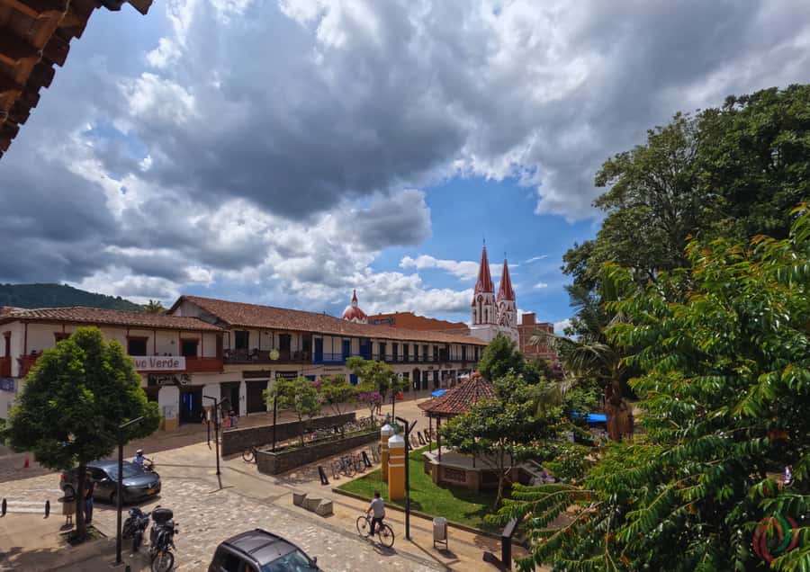 Antioquia’s Villages: El Retiro, La Ceja, and More - La Ceja’s parks, squares, and green scenery