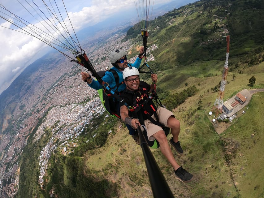 Bello: Paragliding in Medellín - Photos, videos, and what to bring
