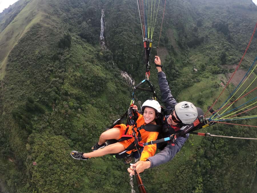 Bello: Paragliding in Medellín - The climb to the launch site