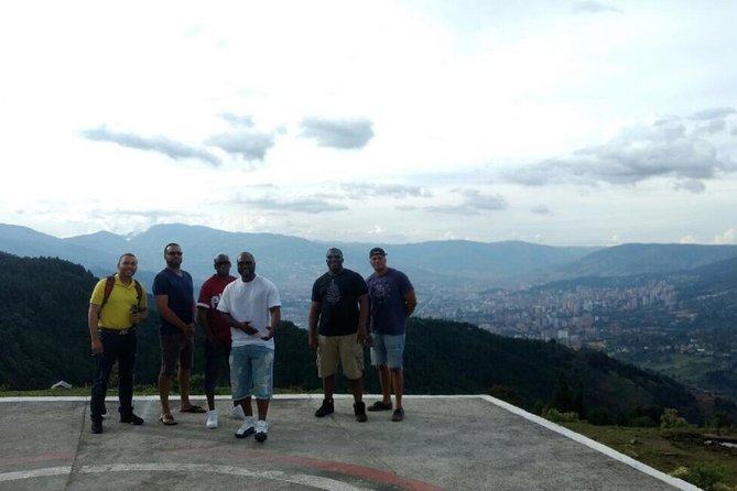 Best Full Day Private Medellin City Tour and Botero´s Plaza - Plaza Botero and 23 unmistakable sculptures
