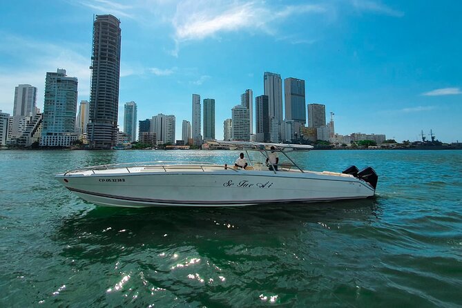 Boat rental for the Rosario Islands up to 15 people. - Caño Ratón and La Piscina