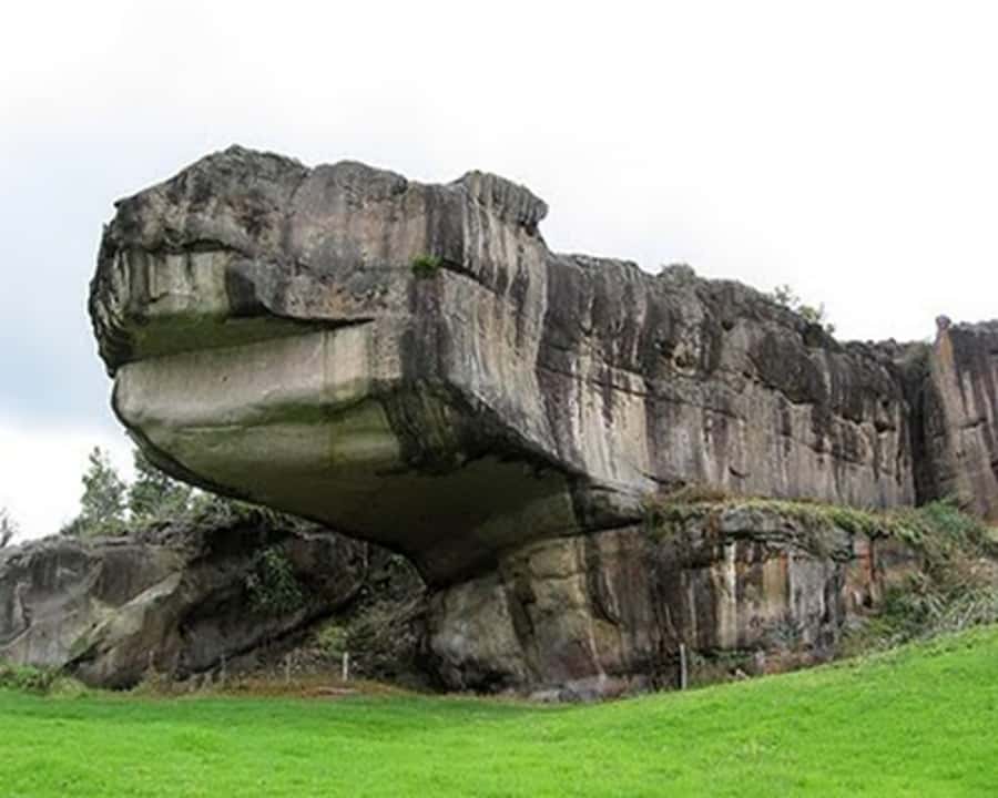 BOGOTA: Ancestral Exploration, Tour Facatativá, Piedras del Tunjo and Zipacón - Guides, language, and the level of interpretation