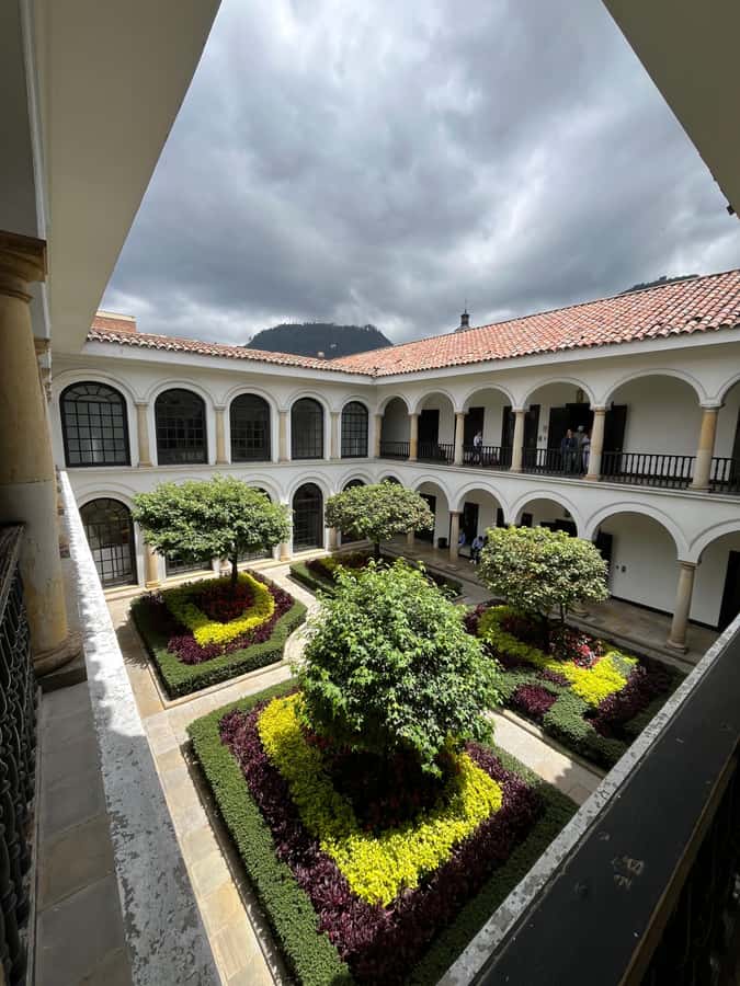 Bogotá: City Tour, Monserrate, Gold Museum, Plaza de Bolivar - The guide can make or break the day