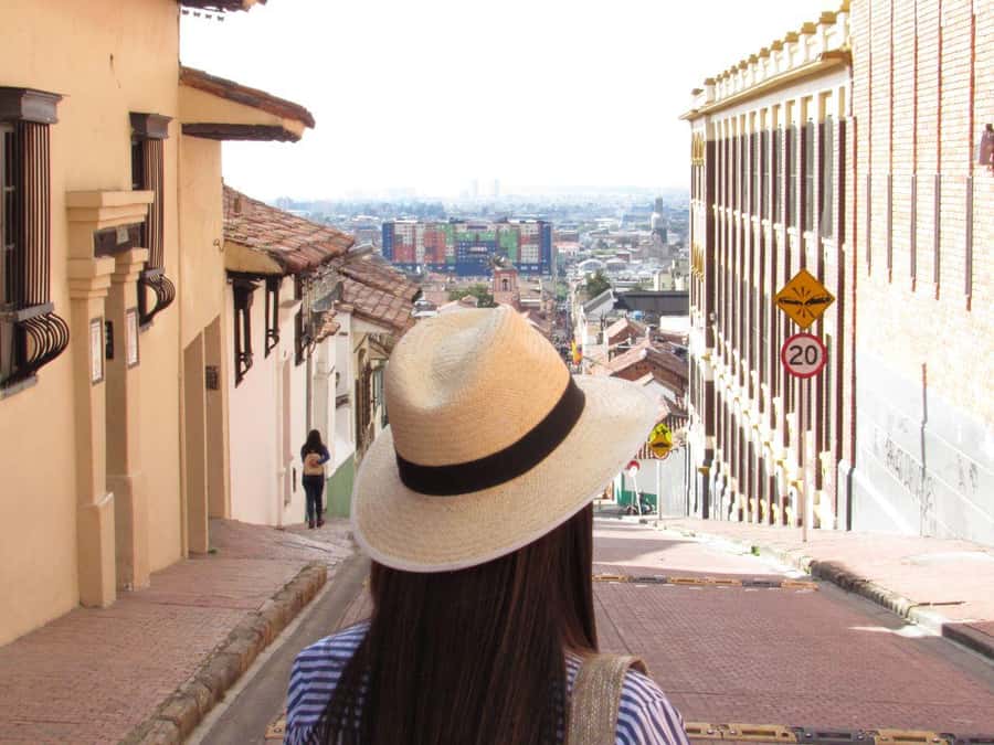 Bogotá: Express Tour with Private Guide and Transportation - Pickup across Bogotá and the traffic question