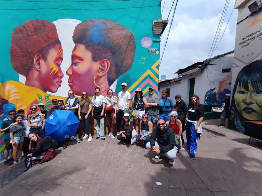 Bogotá: Graffiti Tour el mejor recorrido de arte urbano - Key reasons to consider Bogotá’s original graffiti walk