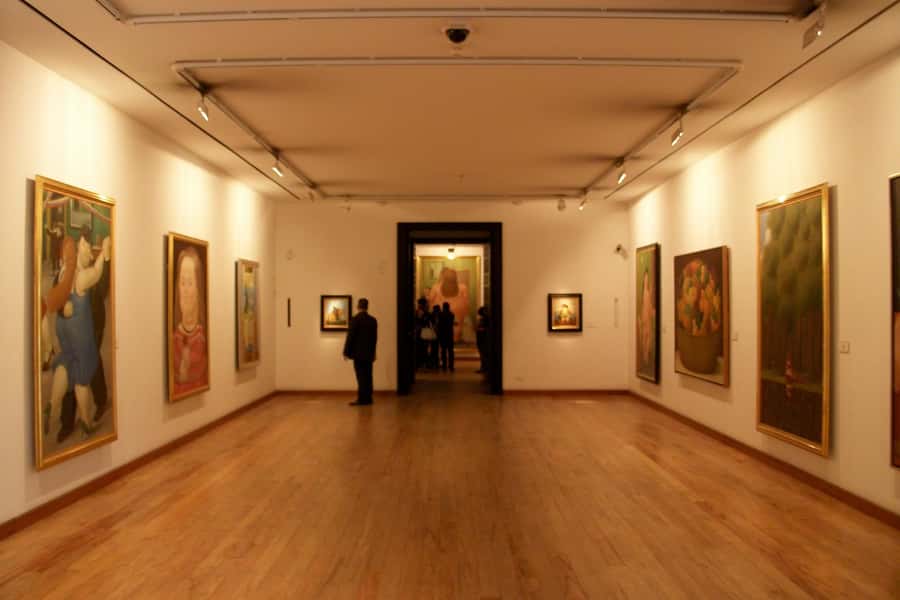 Bogotá: Grand City Tour with Monserrate, Usaquén and Lunch - Gold Museum and the Indigenous treasures of Parque Santander