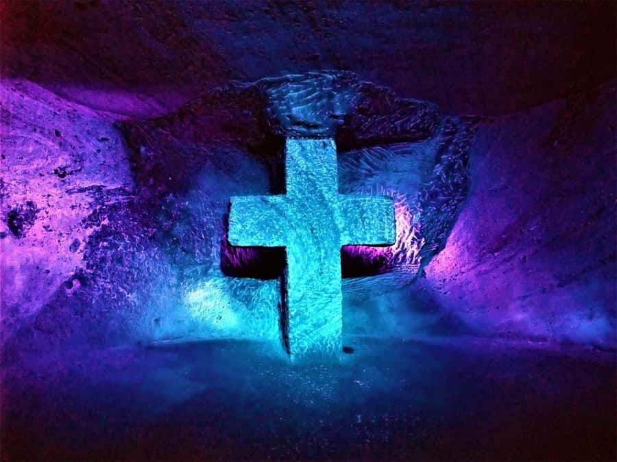 Bogota: Guatavita and Salt Cathedral Daily Group Tour - The guides can make or break the day