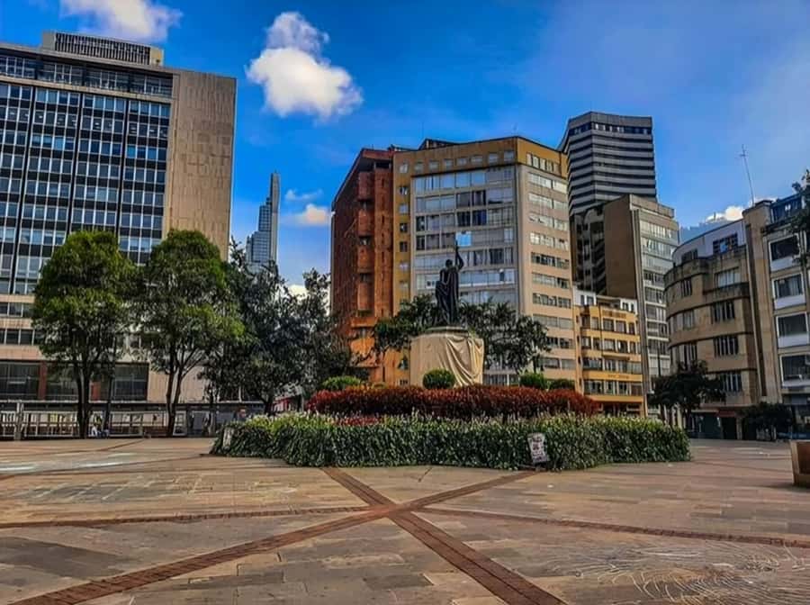Bogota : Must-See Sites Walking Tour With a Guide - Key points to know before you book
