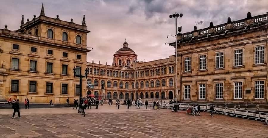 Bogota : Must-See Sites Walking Tour With a Guide - Trying chicha and learning why it matters