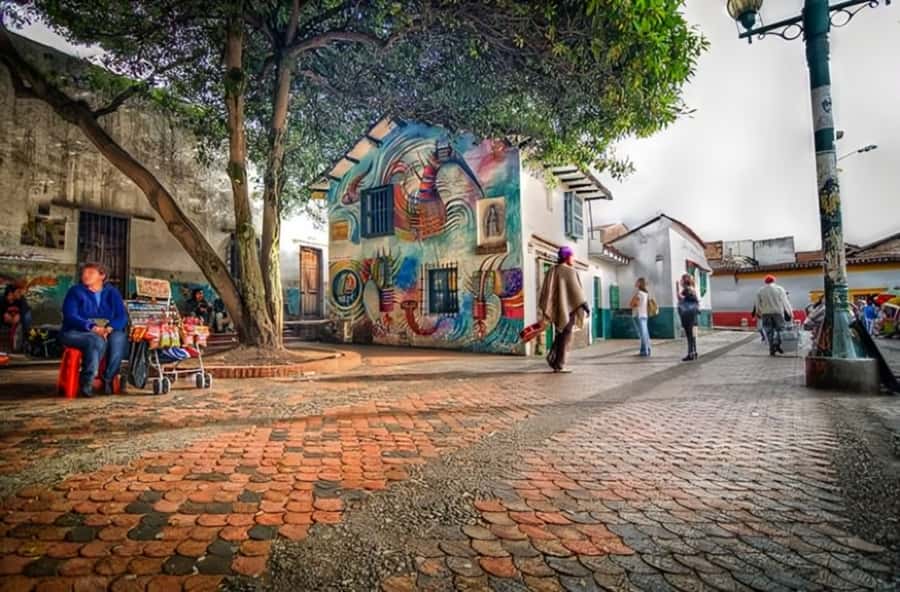 Bogota : Must-See Sites Walking Tour With a Guide - What $14 really gets you