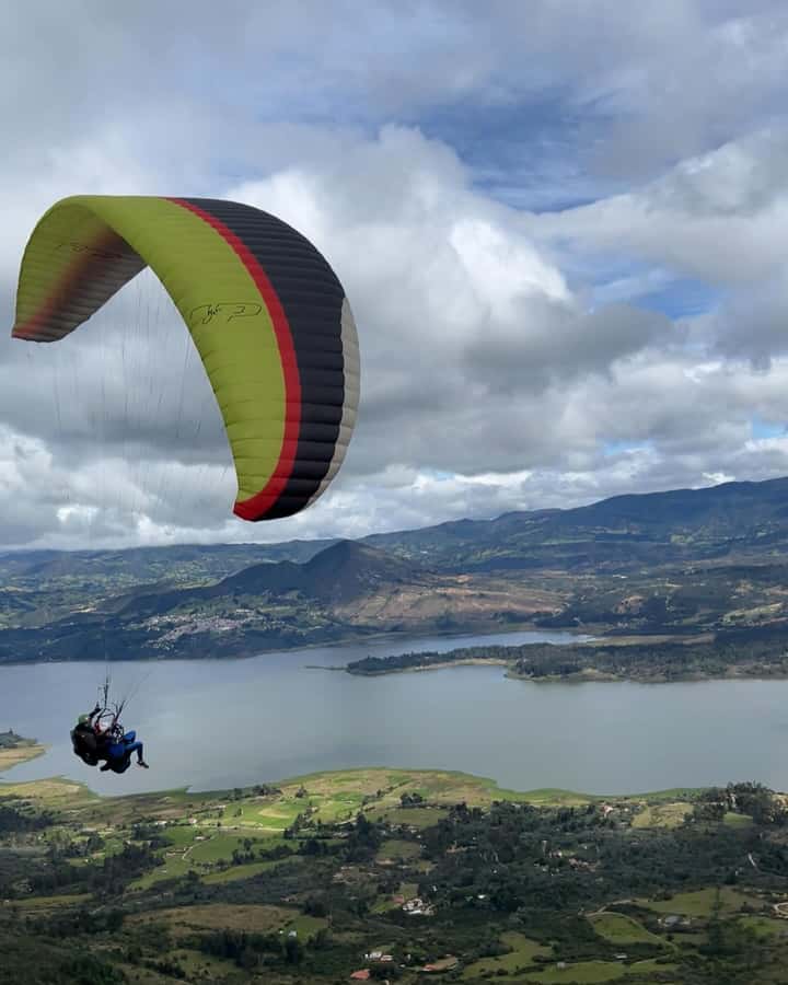Bogota: Paragliding activity in La Calera with transfers - What happens during the La Calera stop