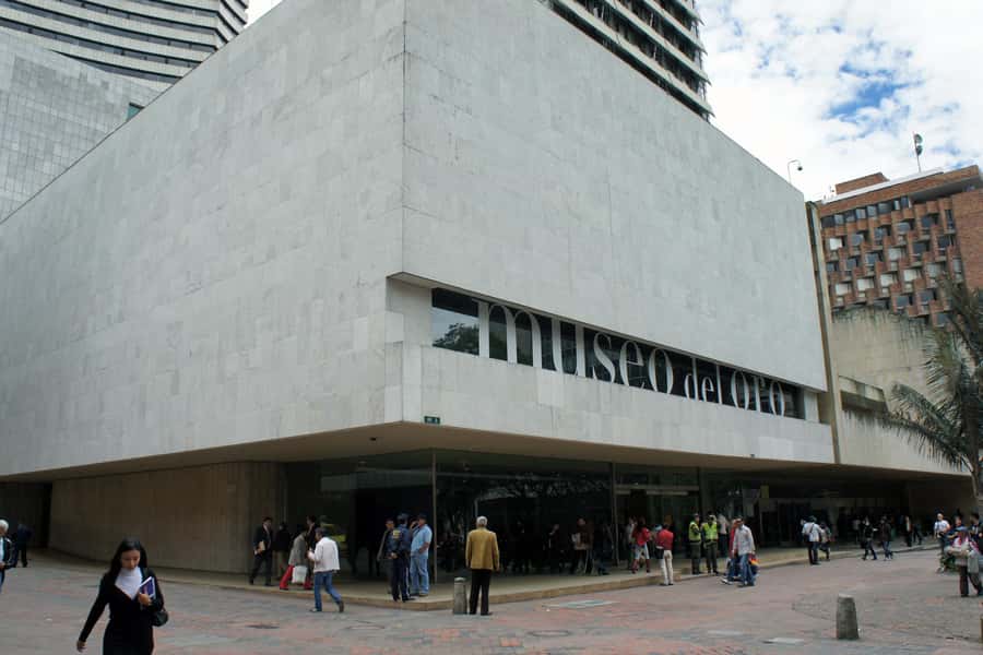 Bogotá: Private Candelaria Walking Tour and Gold Museum - Coffee, pauses, and what is not included