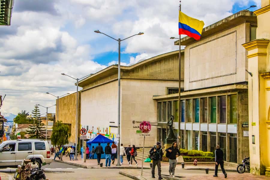 Bogotá: Private Candelaria Walking Tour with Gold Museum - La Concordia Park and the Color of the Neighborhood