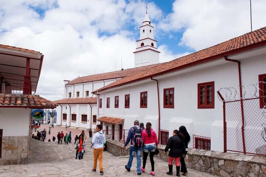 Bogotá: Private City Tour, Monserrate, Emerald and Botero - How much ground do you cover in five to six hours?
