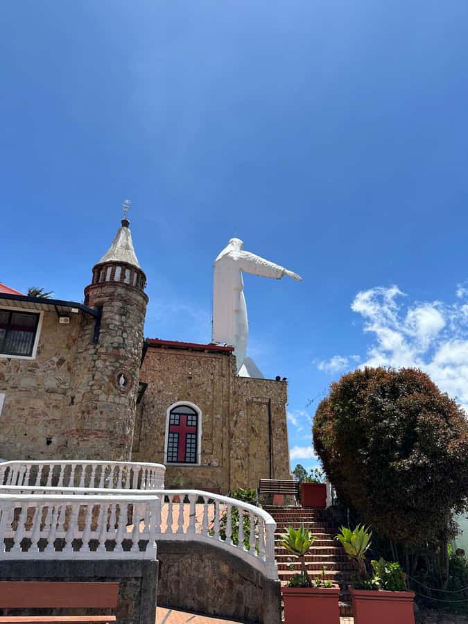 Bogota: Private Tour to Monserrate and Guadalupe - What the $78 price includes and leaves out