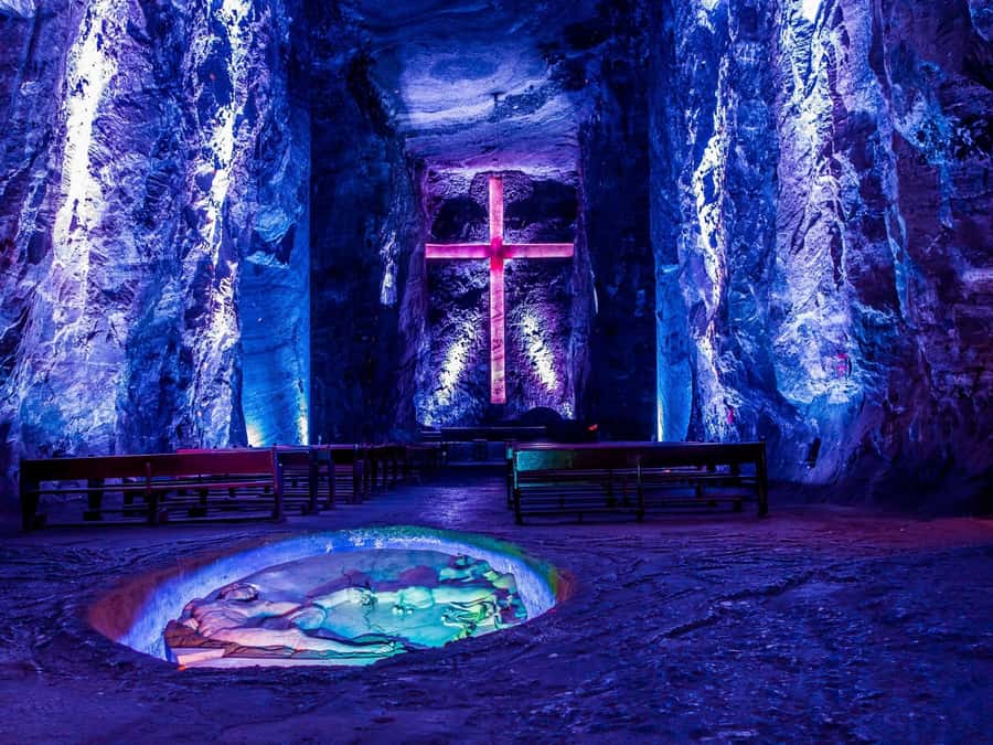 Bogotá: Salt Cathedral and Andrés Carne de res tour! - What the private format adds