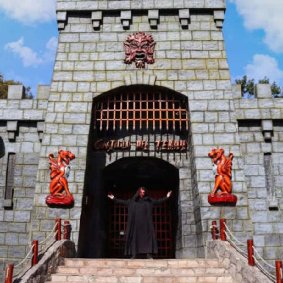 Bogota: Tour to Salitre Mágico, An Extreme Fun Trip - Salitre Mágico: five hours of rides and shows