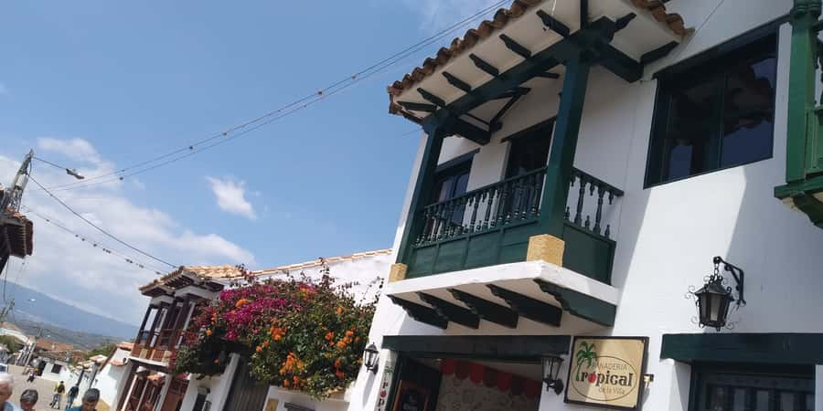 Bogotá: Villa de Leyva Full-Day Tour with Meals - Villa de Leyva and Its Monumental Square