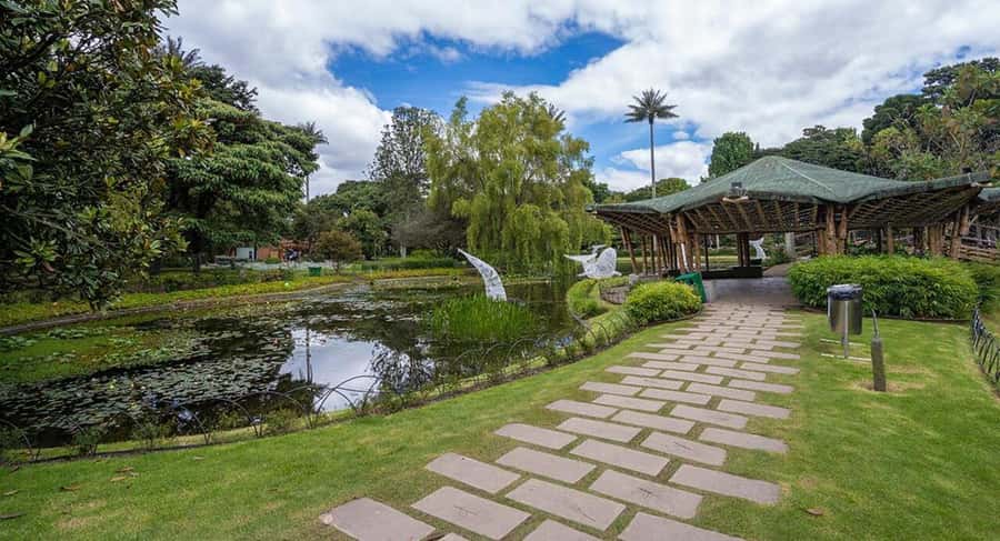BOGOTA: Visit to the Botanical Garden and Ugly Betty's House - How the Private Transportation Changes the Day