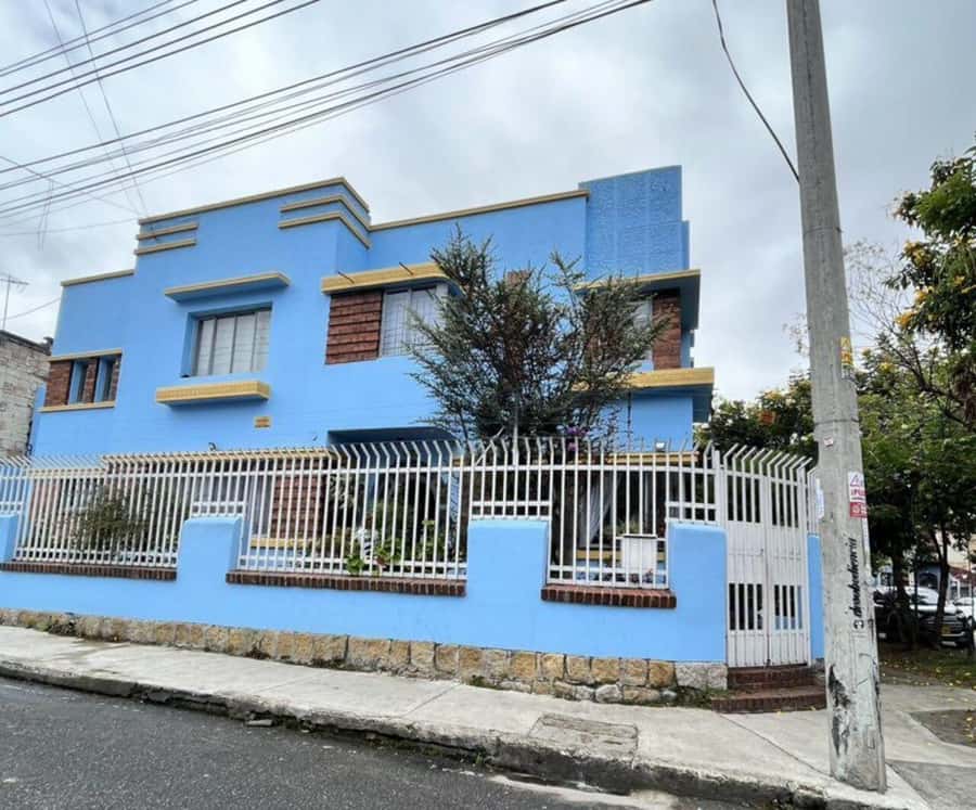 BOGOTA: Visit to the Botanical Garden and Ugly Betty's House - Starting With Betty’s House in a Bogotá Neighborhood