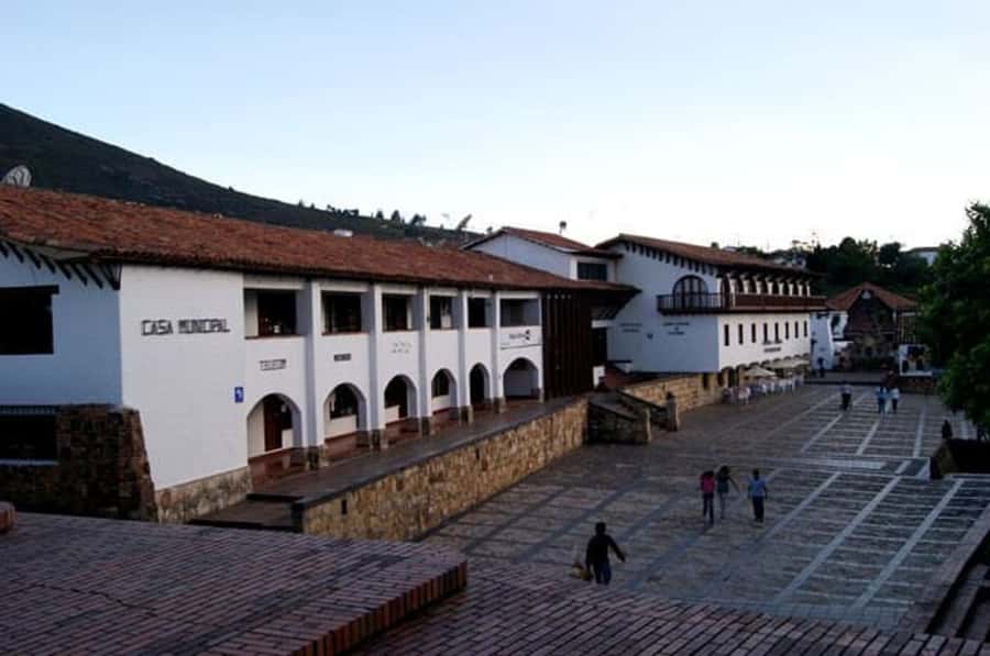 Bogota: Zipaquira, Salt Cathedral & Lake Guatavitá Tour - Timing, walking, and the right expectations