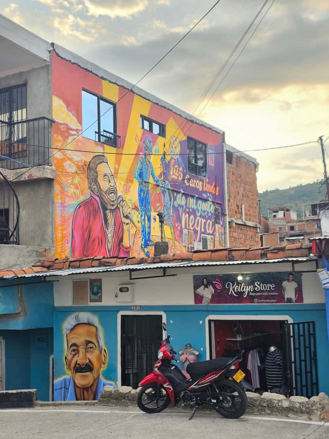 Cali: Comuna 20 Siloé Street Art Tour - Trying Siloé’s local food along the way