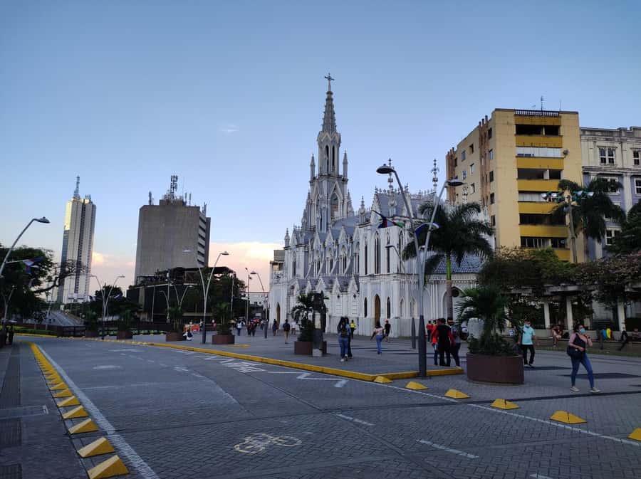 Cali: Cristo Rey, Tertulia Museum & Downtown Cali City Tour - San Antonio and the city’s older layers