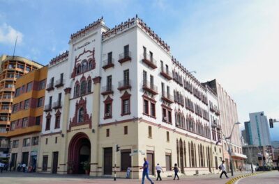 Two hours walking Cali City discovery tour