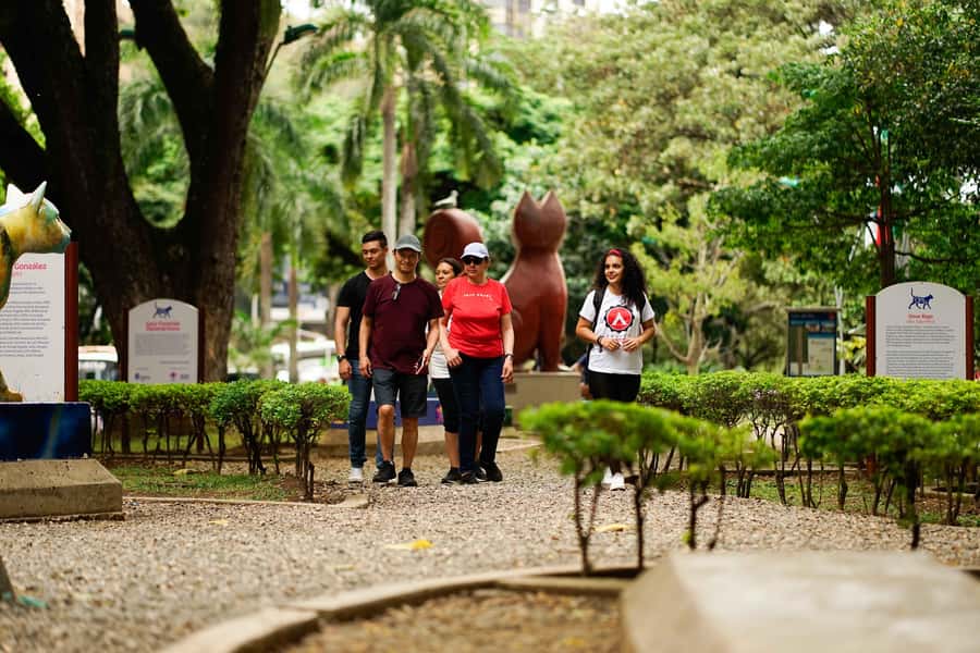 Cali: Walking tour of the historic center - What the small group changes
