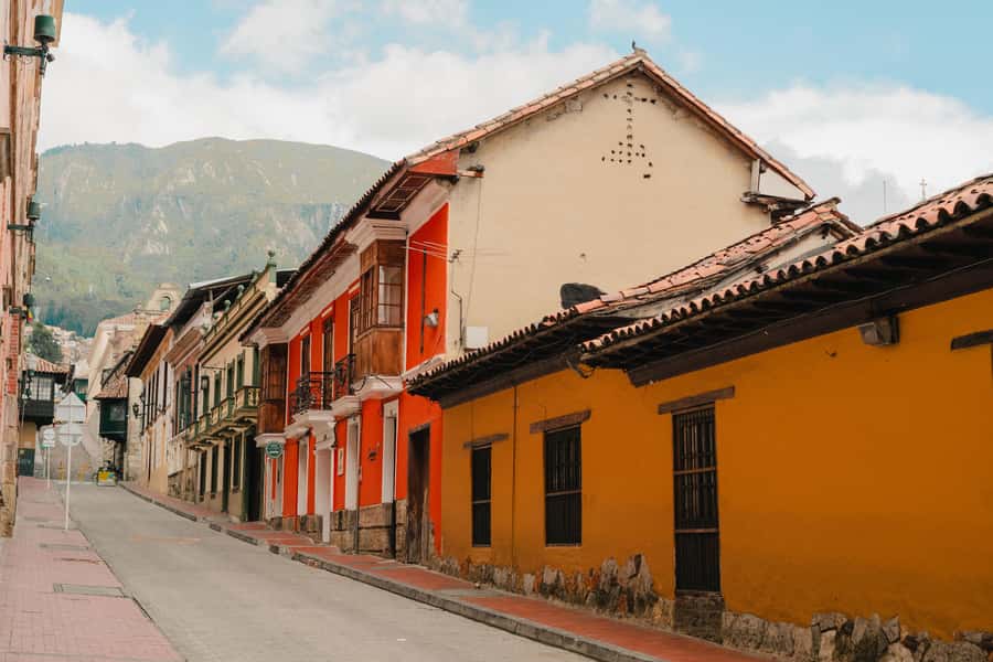 Candelaria Unveiled: Cool-tural Heritage Walking Tour - Plaza de Bolívar and the Center of Power