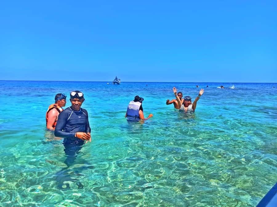 Cartagena: 4 Island Day Trip by Boat and Caribbean Lunch - Seeing the 27 islands of the Rosario archipelago