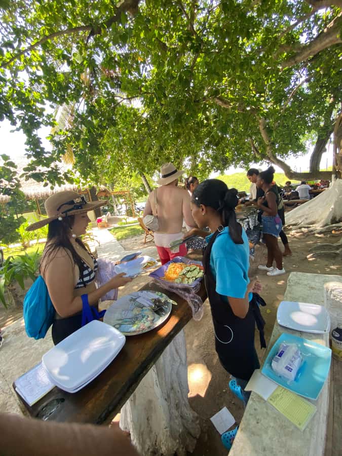 Cartagena: 5 Rosario Islands Tour with Snorkeling and Lunch - Is $128 per person a fair price?