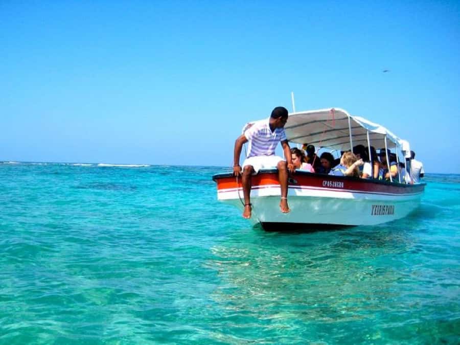 Cartagena: All-Inclusive Rosario Islands Speedboat Tour - Who will enjoy this speedboat day