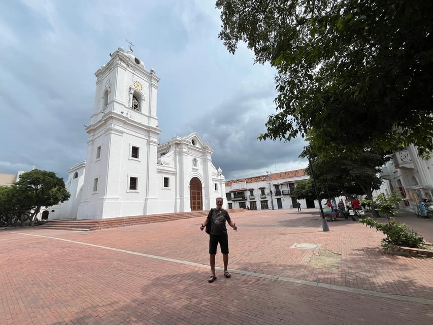 Cartagena: Barranquilla and Santa Marta BILINGUAL GUIDE - Rodadero: lunch and a quick swim