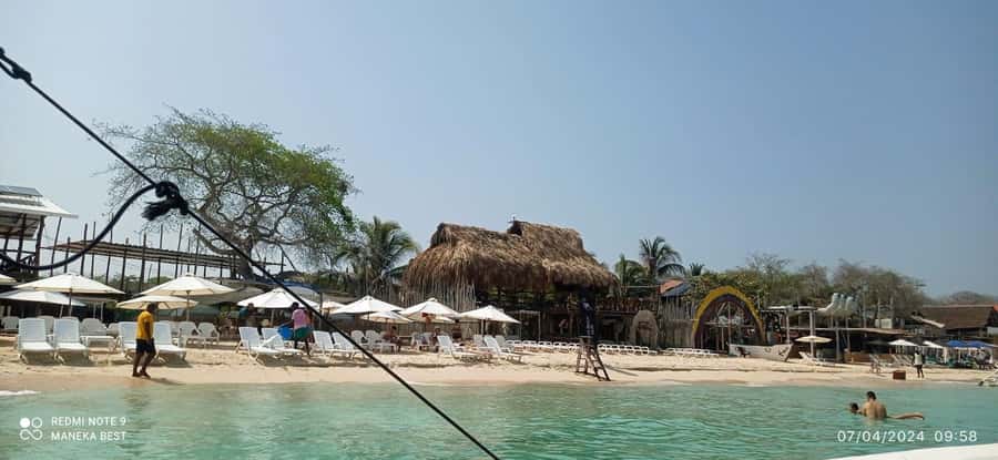 Cartagena: Barù Island Playa Blanca with Lunch - Who will enjoy this day most?