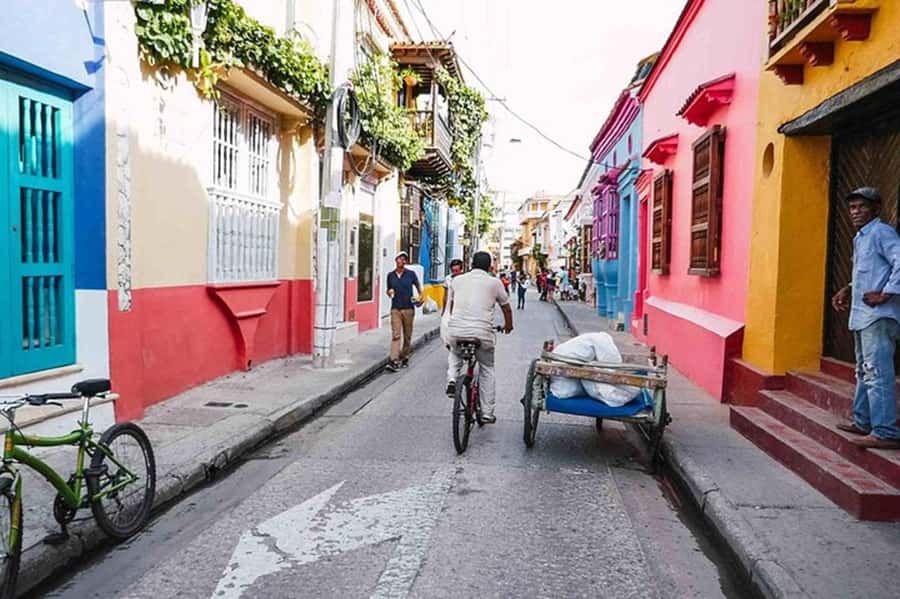 Cartagena: Bike rental 1 hour to 24 hours - Collecting the bike on Avenida Colombia