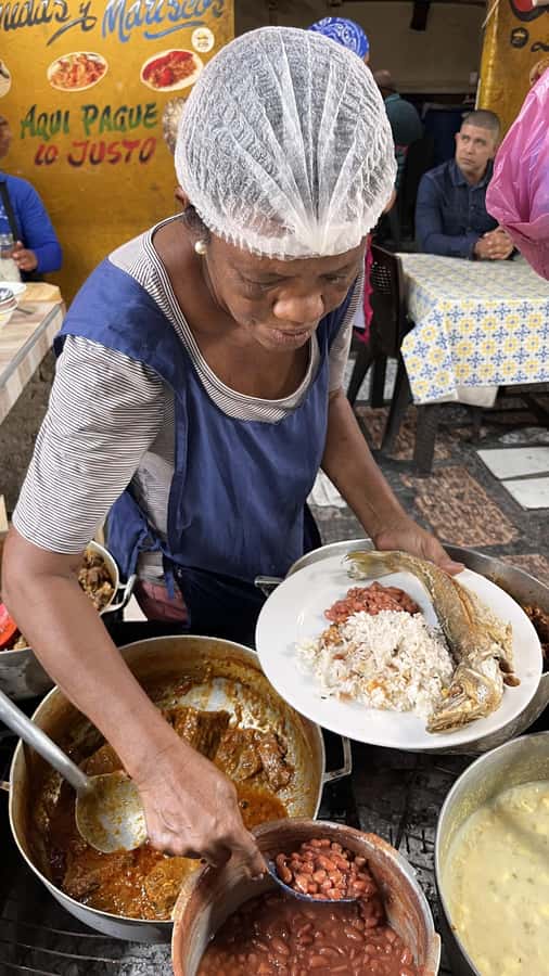 CARTAGENA: BIKE RIDE WITH LUNCH AT BOURDAIN'S FAVORITE SPOT - Who should book this ride?