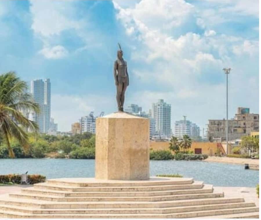 Cartagena: BILINGUAL CITY TOUR San Felipe Castle & Old city - Key points to know before you book