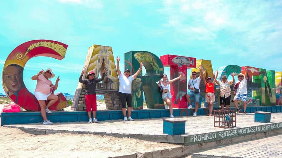 Cartagena: BILINGUAL CITY TOUR San Felipe Castle & Old city - Bocagrande, El Laguito, and the bayfront