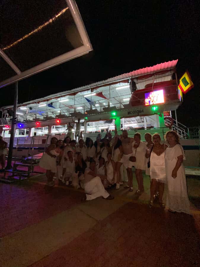 Cartagena: Buffet & party night,cocktails sailing in the bay - Is $107 a fair price?