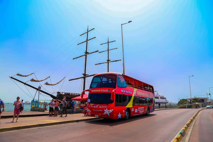 Cartagena: City Sightseeing Hop-On Hop-Off Bus Tour & Extras - The 4pm walking tour inside the old city