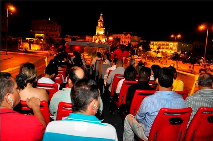 Cartagena: City Sightseeing Hop-On Hop-Off Bus Tour & Extras - Stops 11 and 12: El Laguito and the convention center
