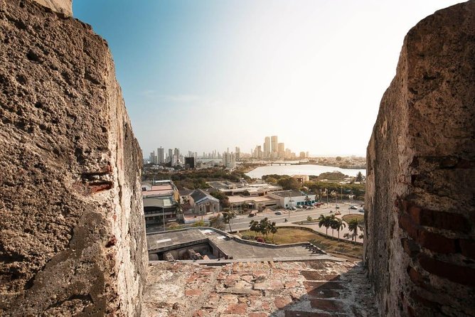 Cartagena City Tour & Convento de la Popa (AM) - The 18-karat jewelry workshop and emerald presentation