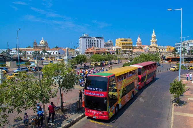 Cartagena: City Tour Hop On Hop Off - Bus Turistico de 2 pisos - Walking through the Walled City